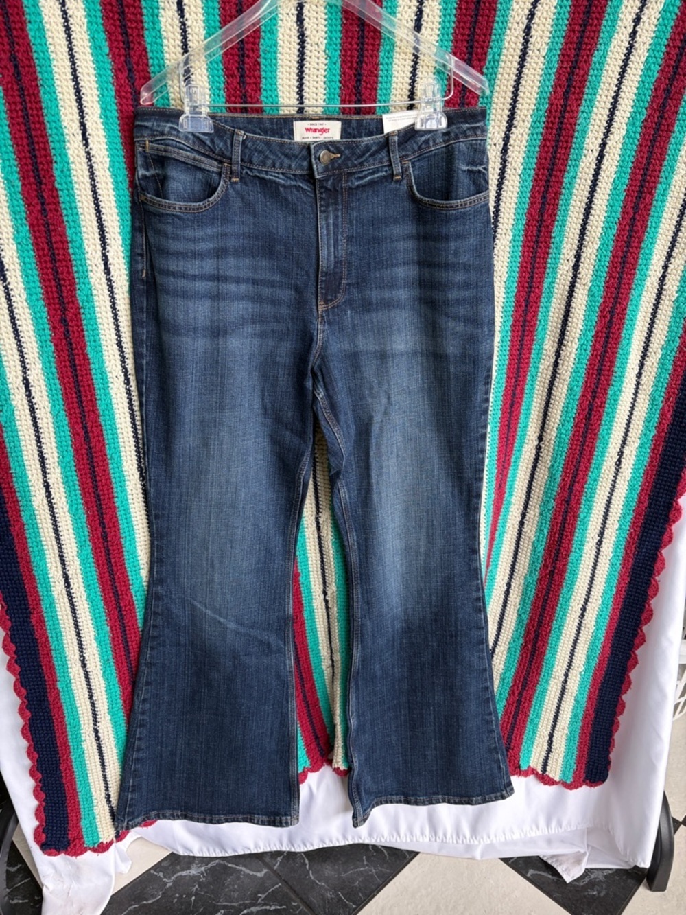 Women’s High rise Flare Wrangler jeans, sz 14, 32x32